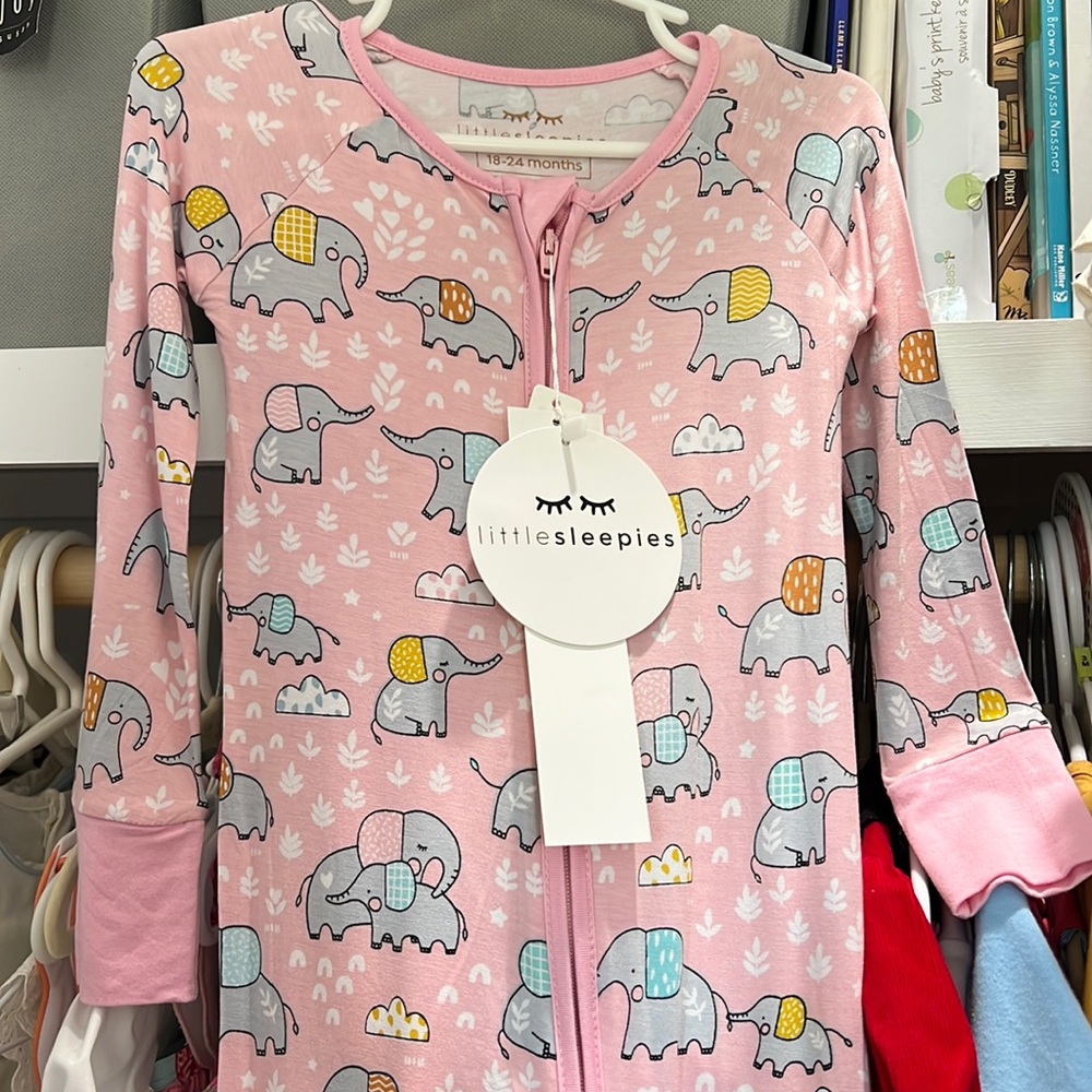 Little sleepies pink elephants zippy